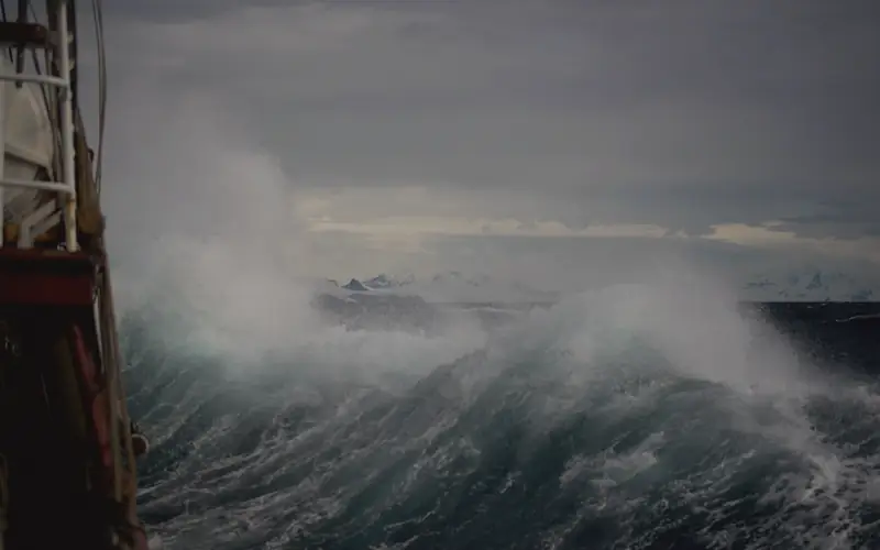 Woeste golven op zee