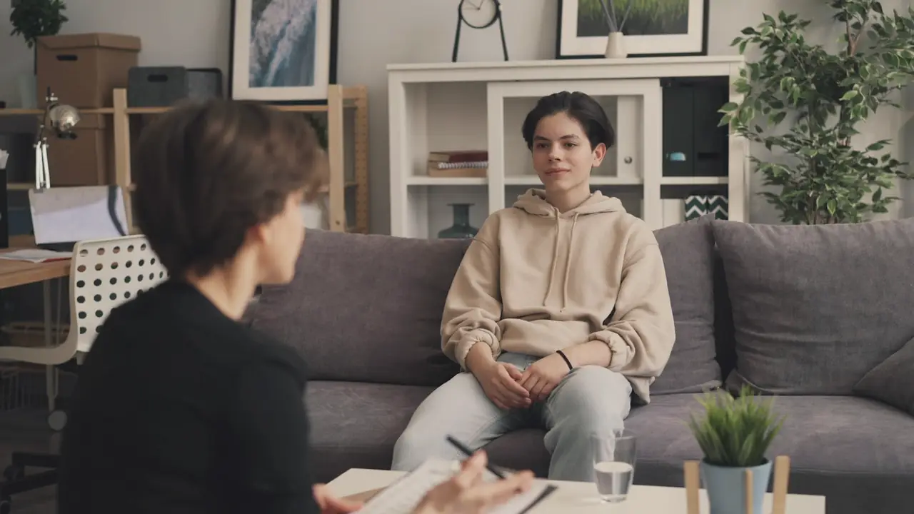 Gesprek tussen een psycholoog en een cliënt